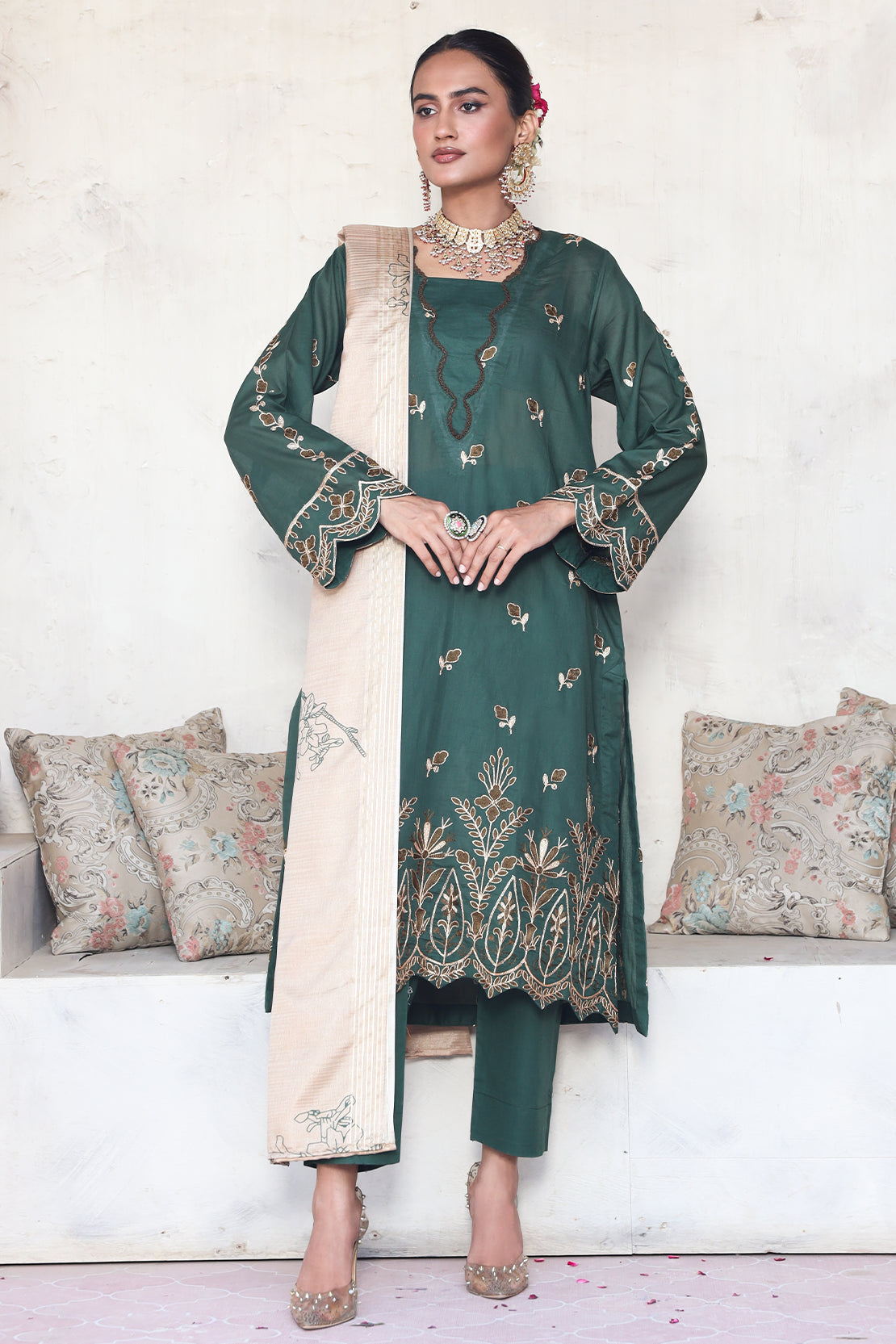 3 Piece - Embroidered Lawn - 8874