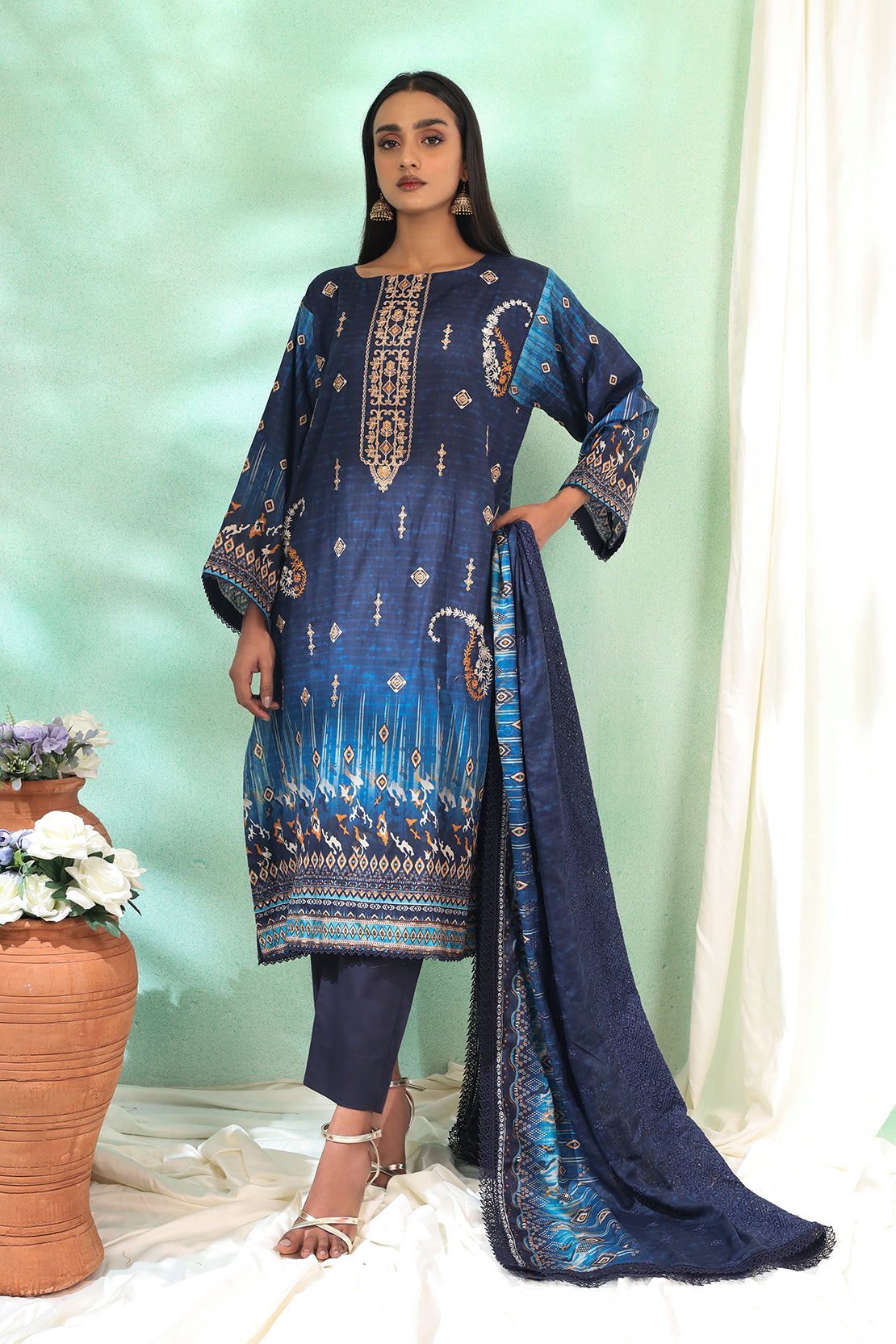 3 Piece - Embroidered Lawn - 186