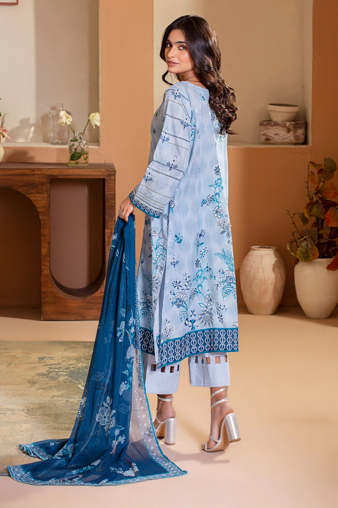 3 PIECE - PREMIUM EMBROIDERED LAWN - 9150