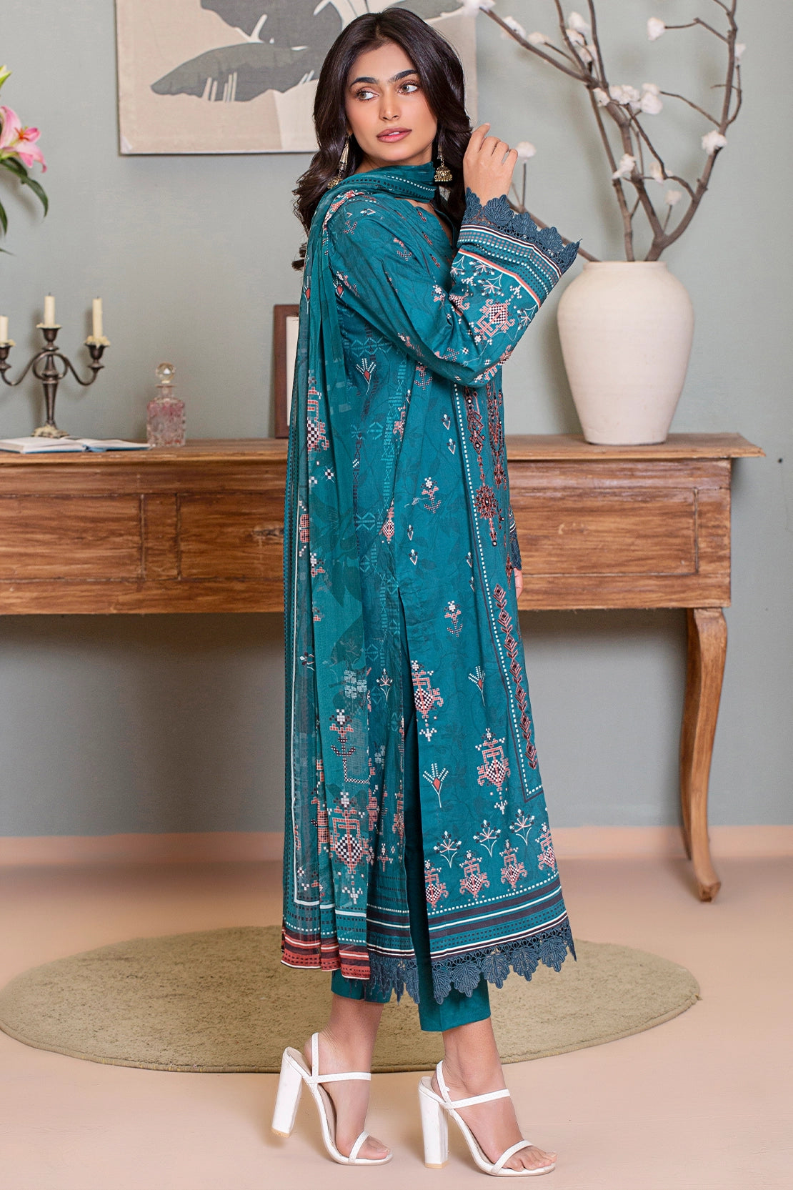 3 PIECE - PREMIUM EMBROIDERED LAWN - 9146