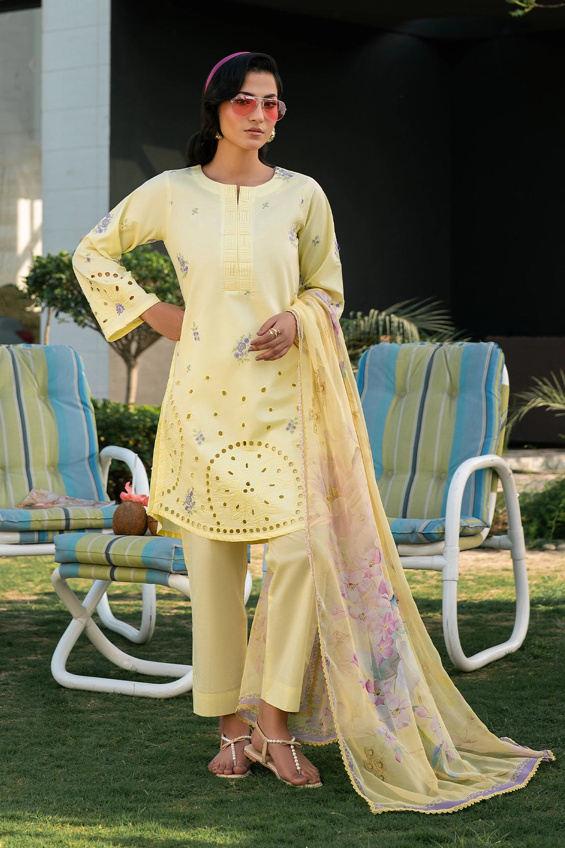 3 Piece - Premium Embroidered Lawn - 3761