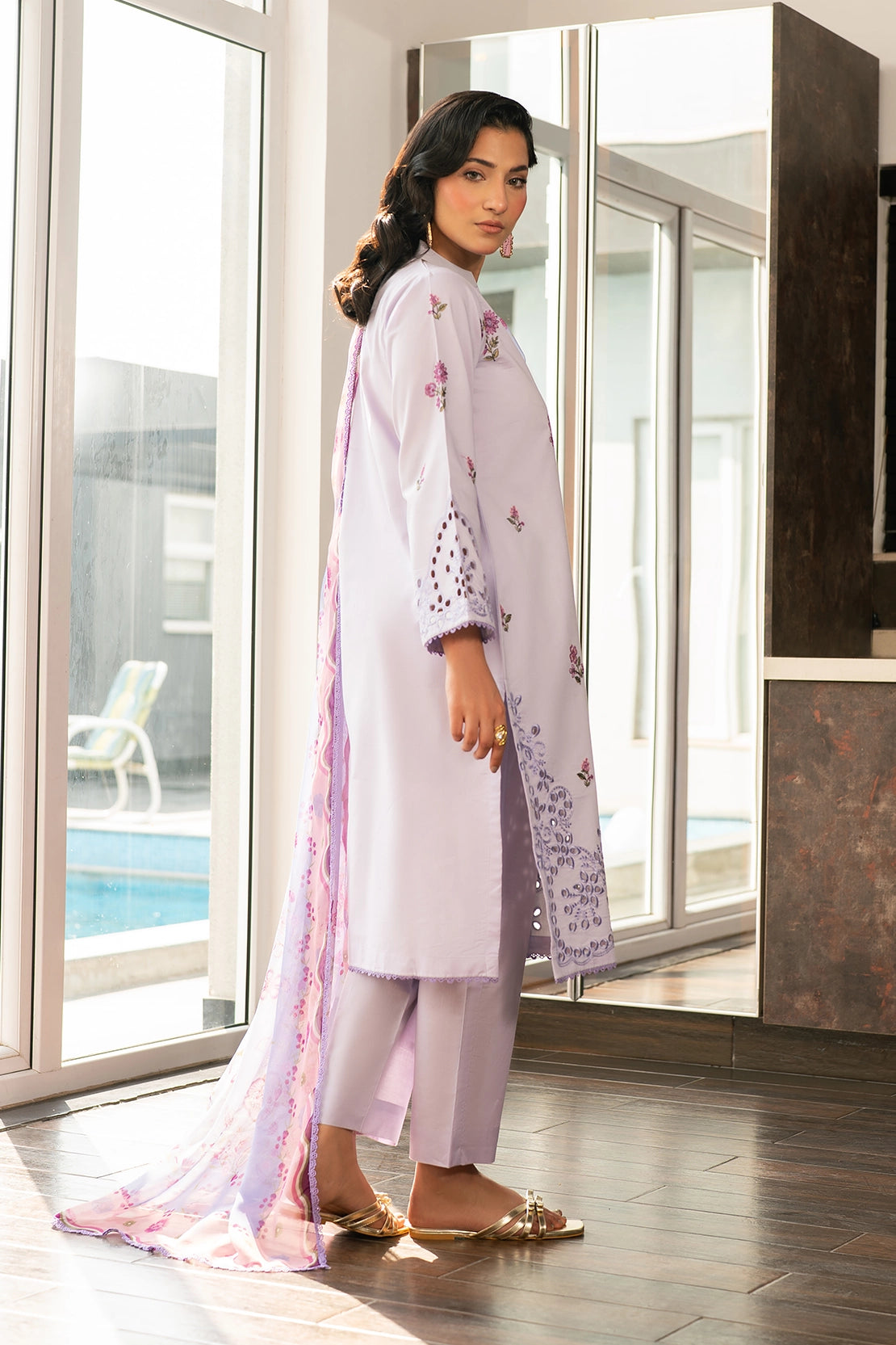 3 Piece - Premium Embroidered Lawn - 3762