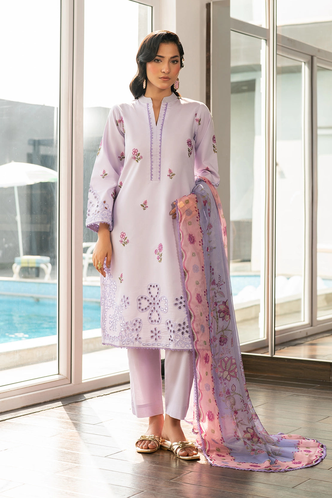 3 Piece - Premium Embroidered Lawn - 3762