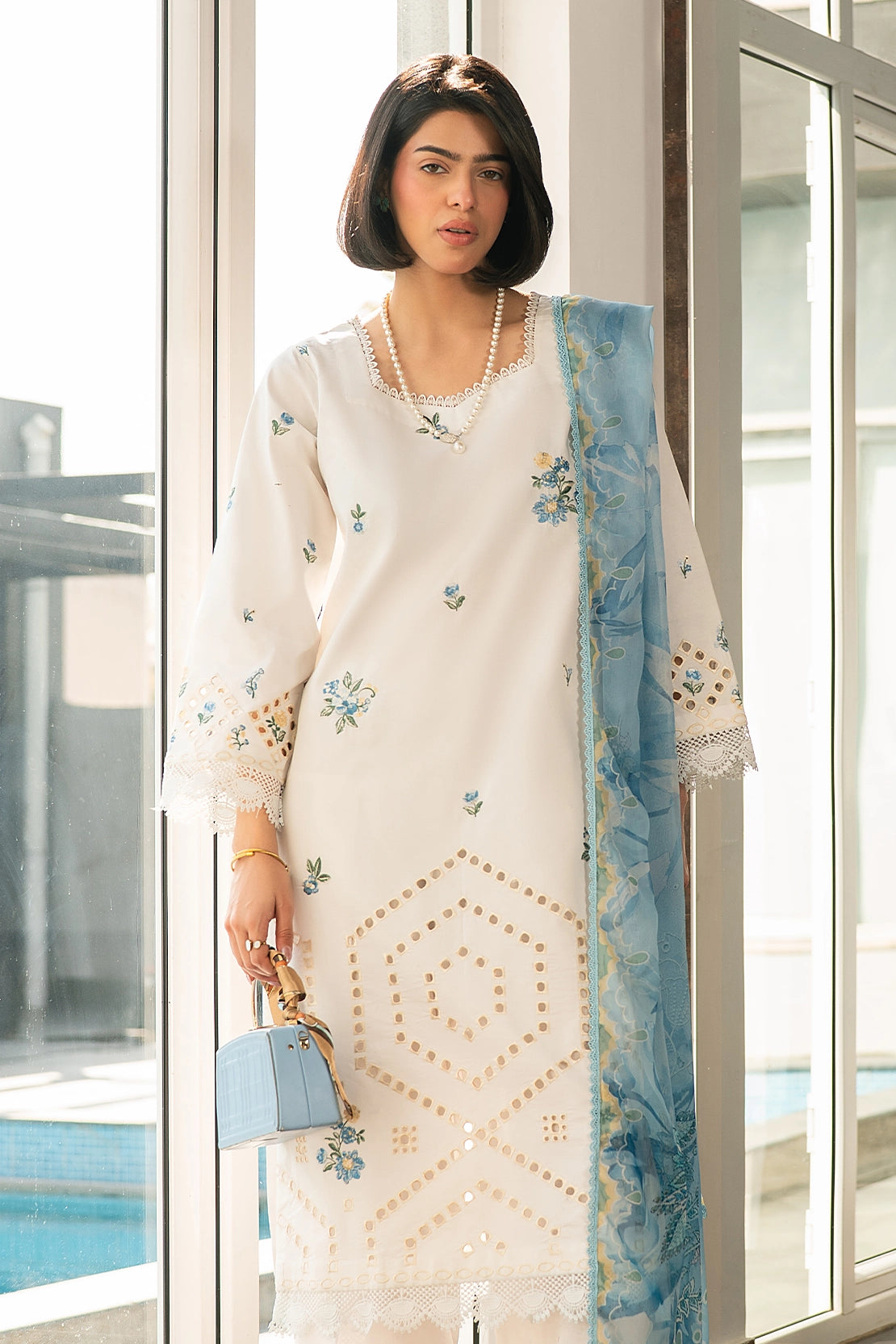 3 Piece - Premium Embroidered Lawn - 3764