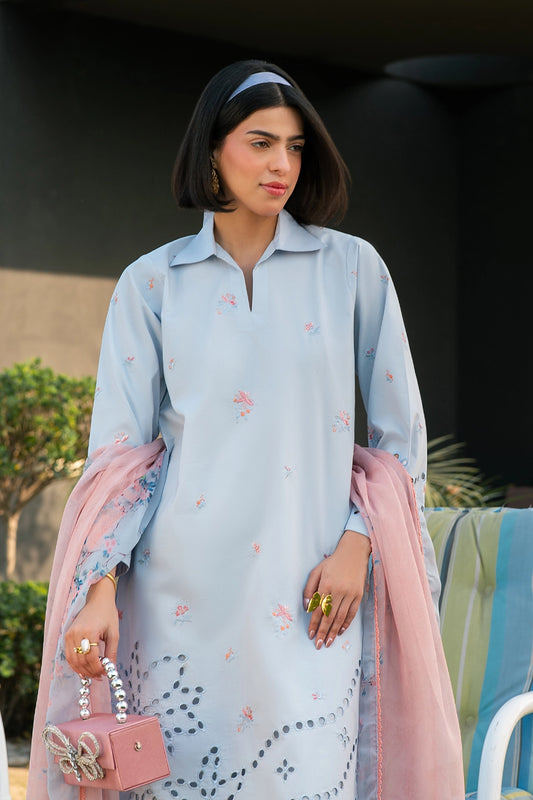 3 Piece - Premium Embroidered Lawn - 3765