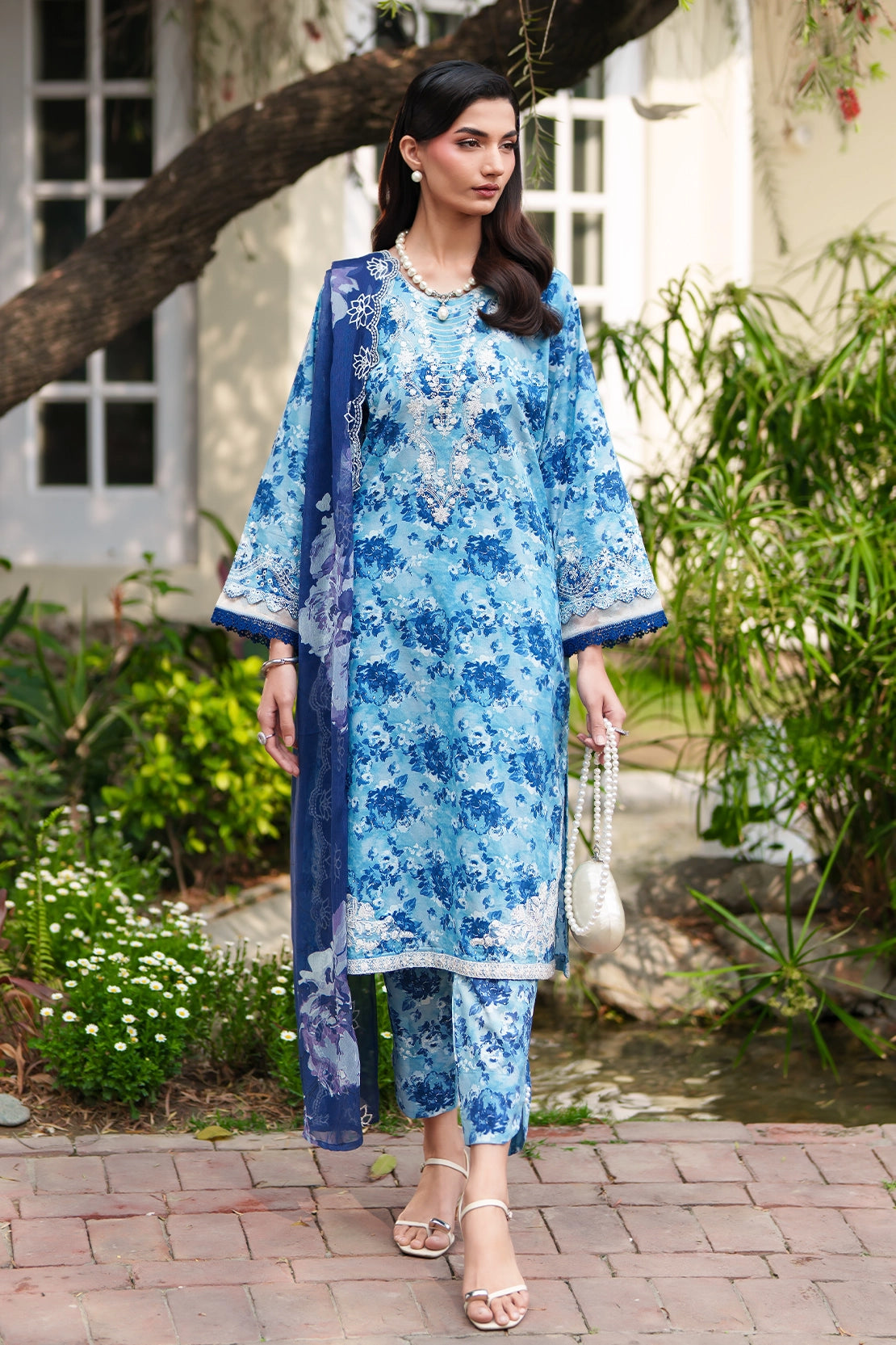3 Piece - Luxury Embroidered Lawn - 1008