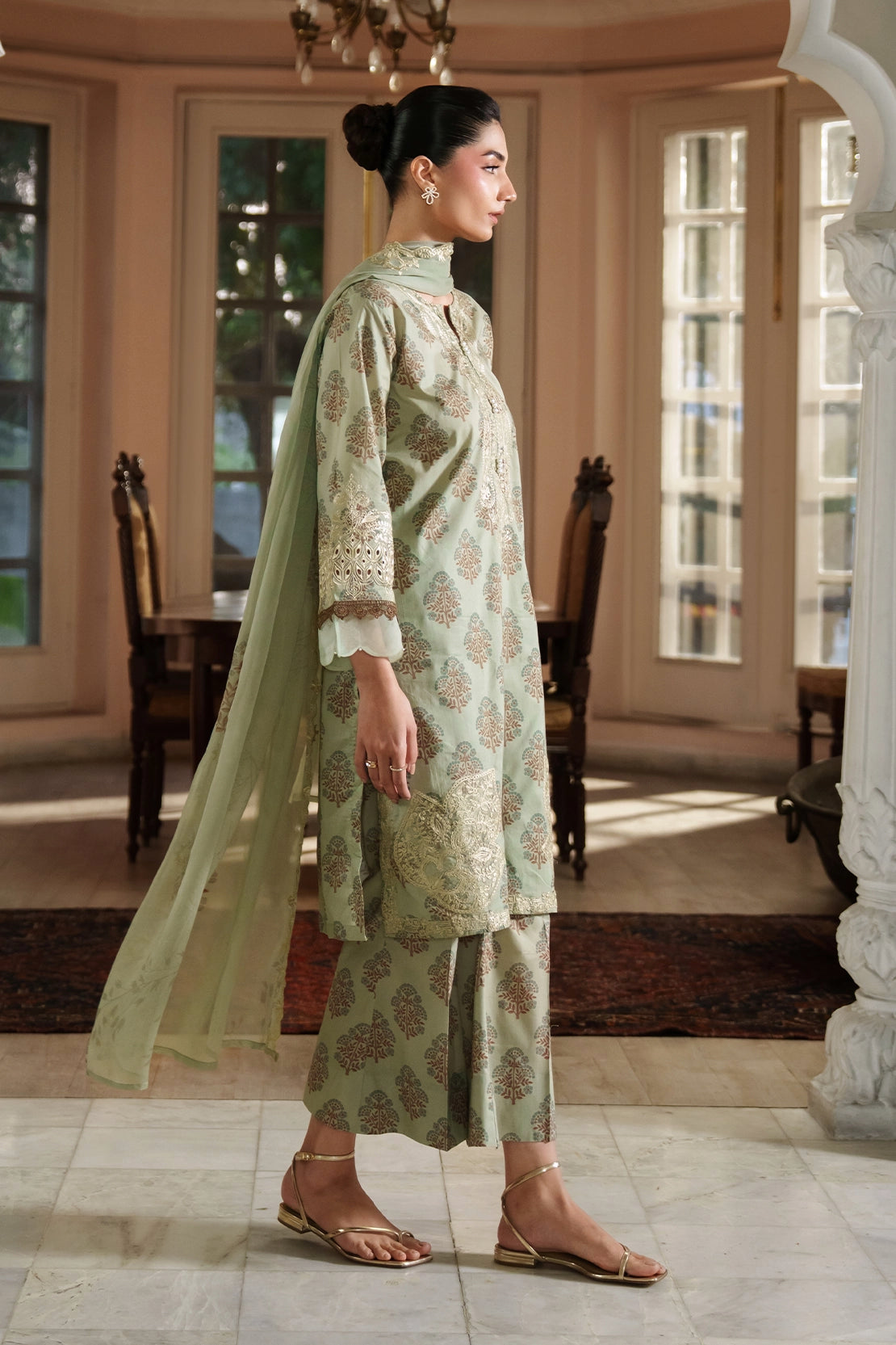 3 Piece - Luxury Embroidered Lawn - 1009