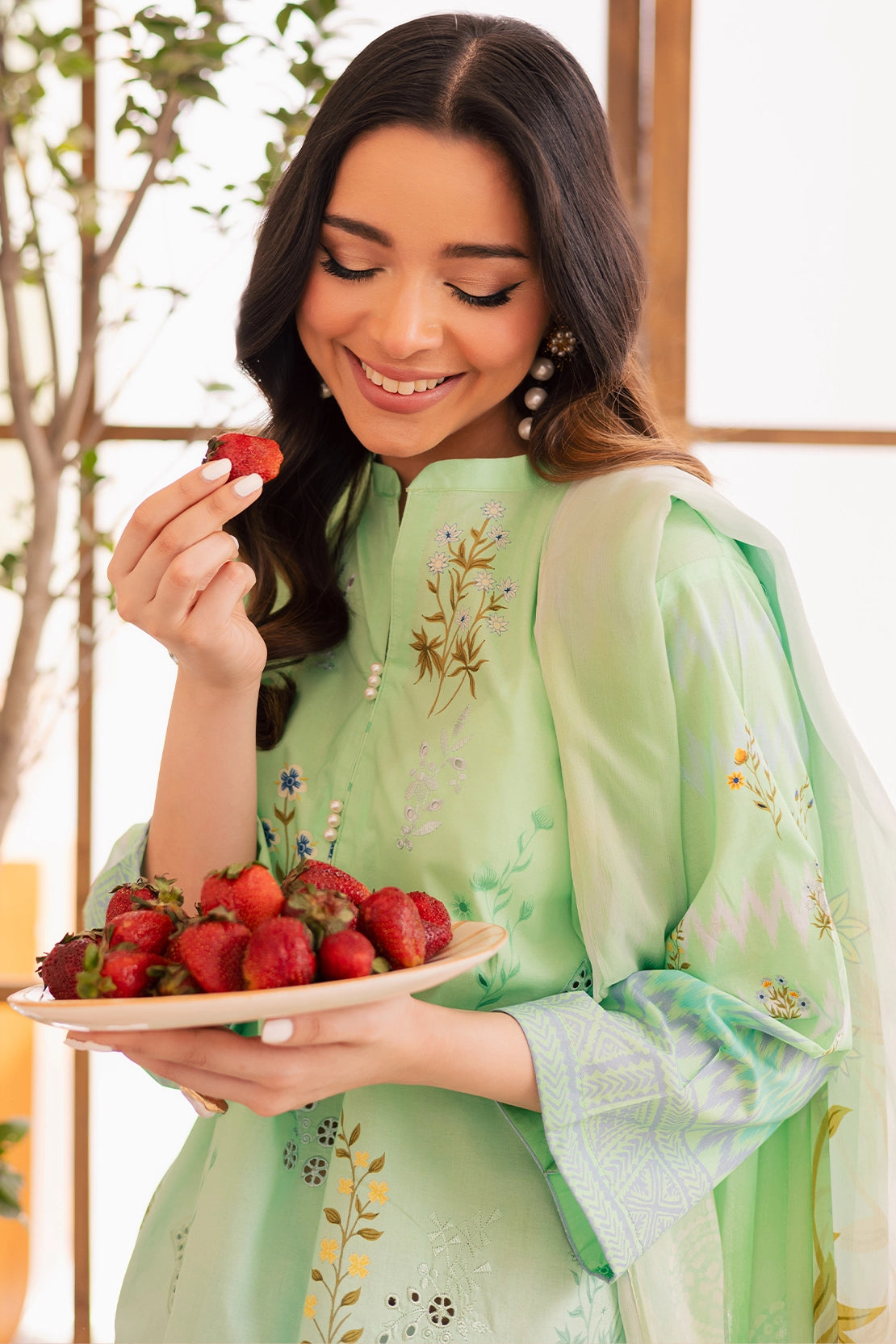 3 Piece - Premium Embroidered Lawn - 025