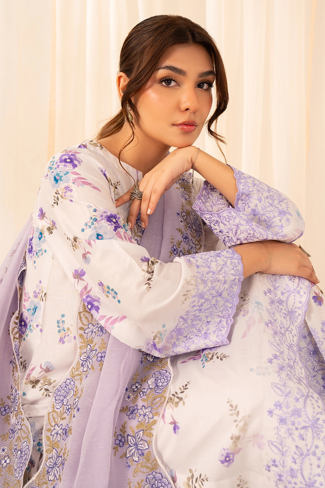 3 Piece - Premium Embroidered Lawn - 564
