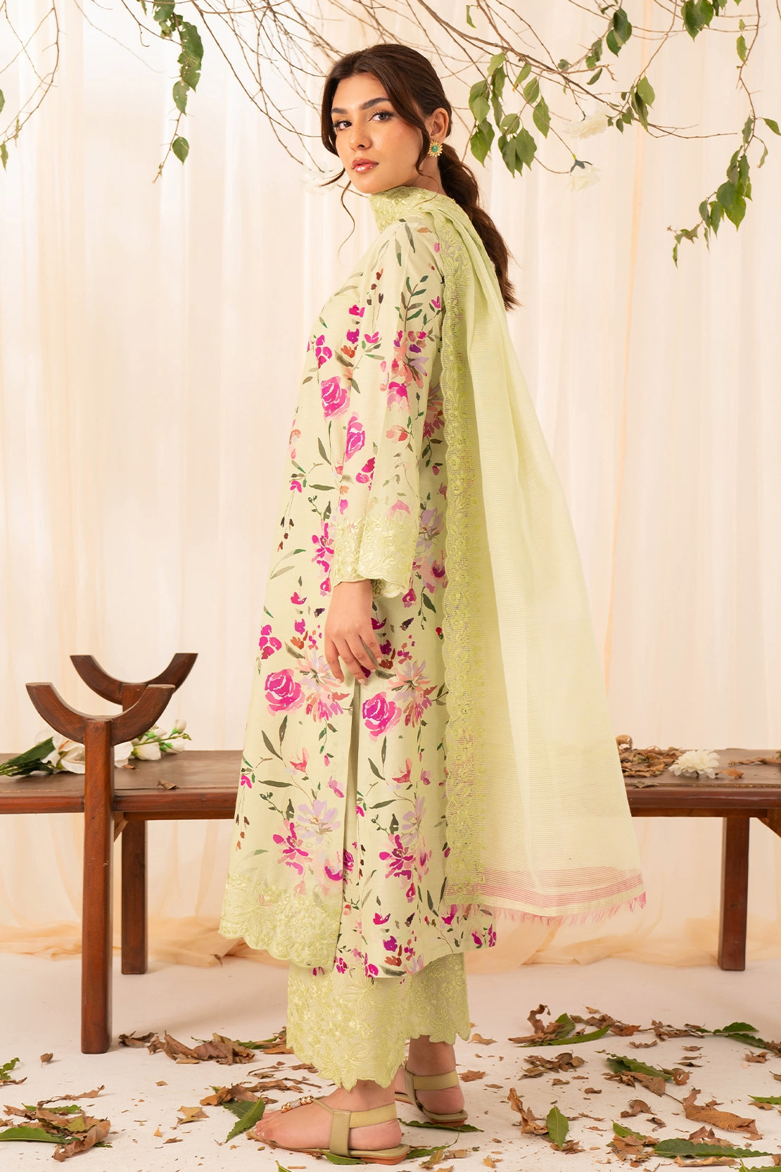 3 Piece - Premium Embroidered Lawn - 565