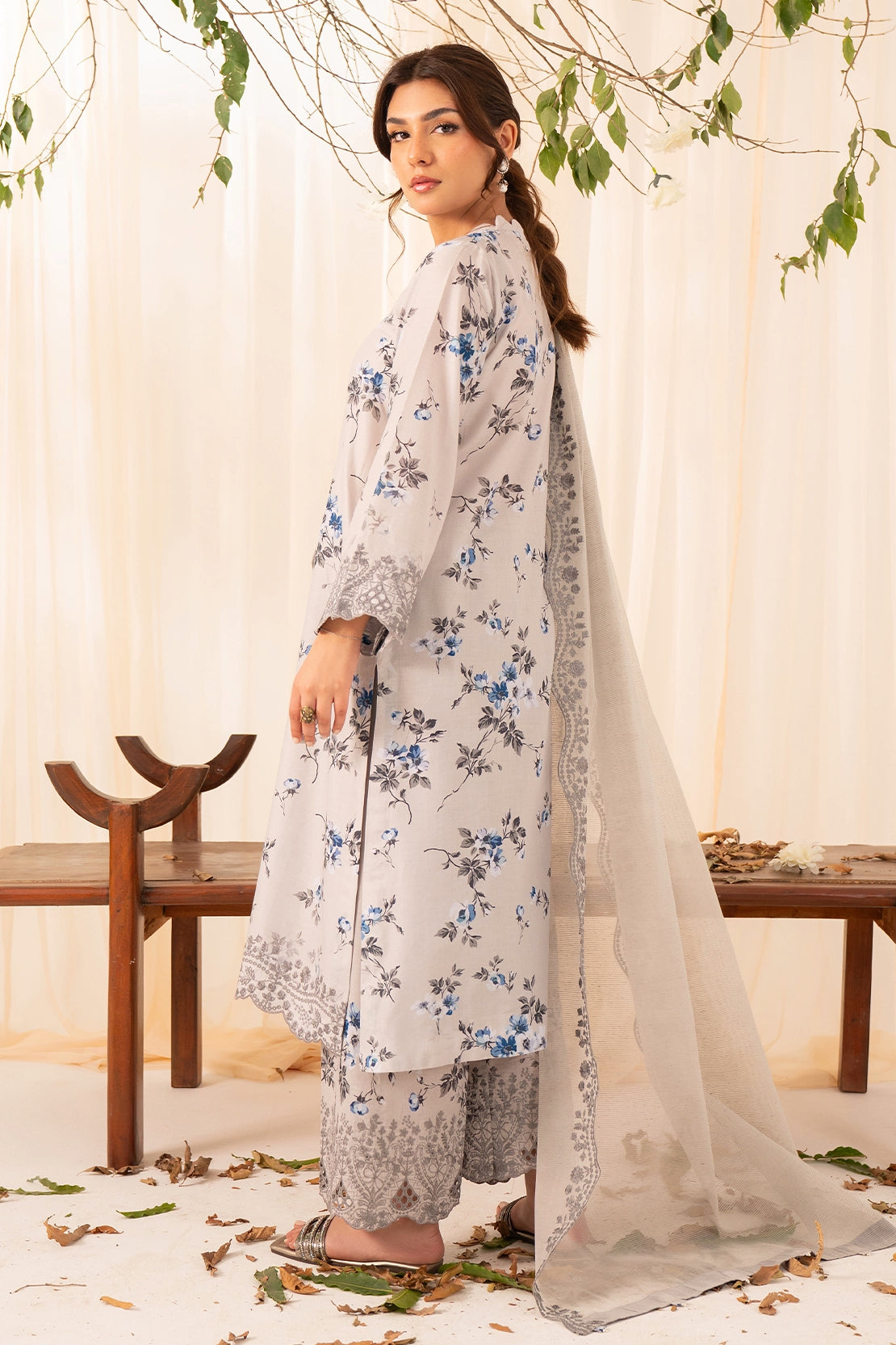 3 Piece - Premium Embroidered Lawn - 566