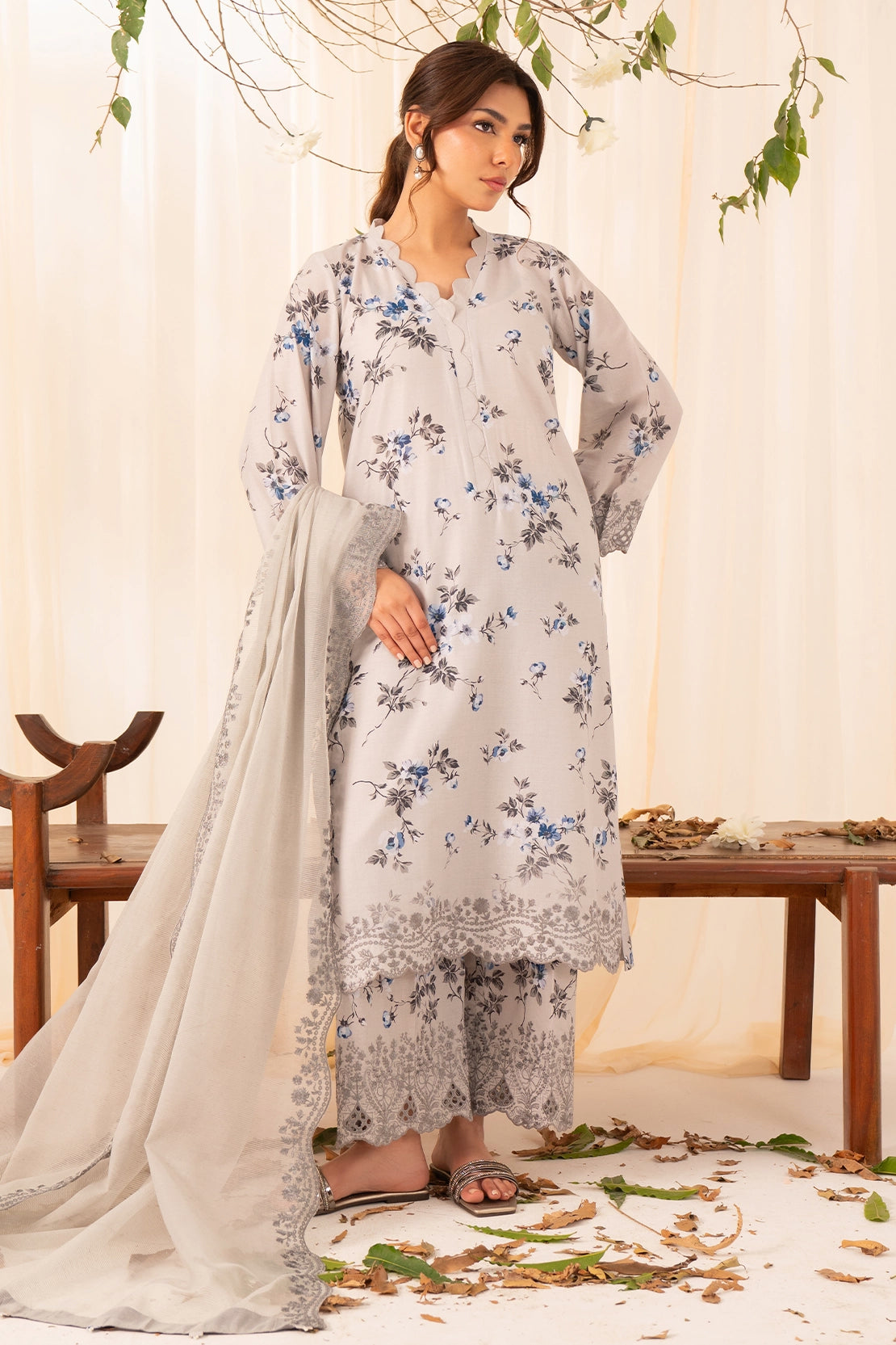 3 Piece - Premium Embroidered Lawn - 566
