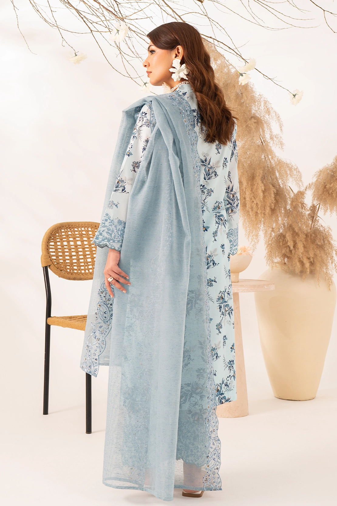 3 Piece - Premium Embroidered Lawn - 567