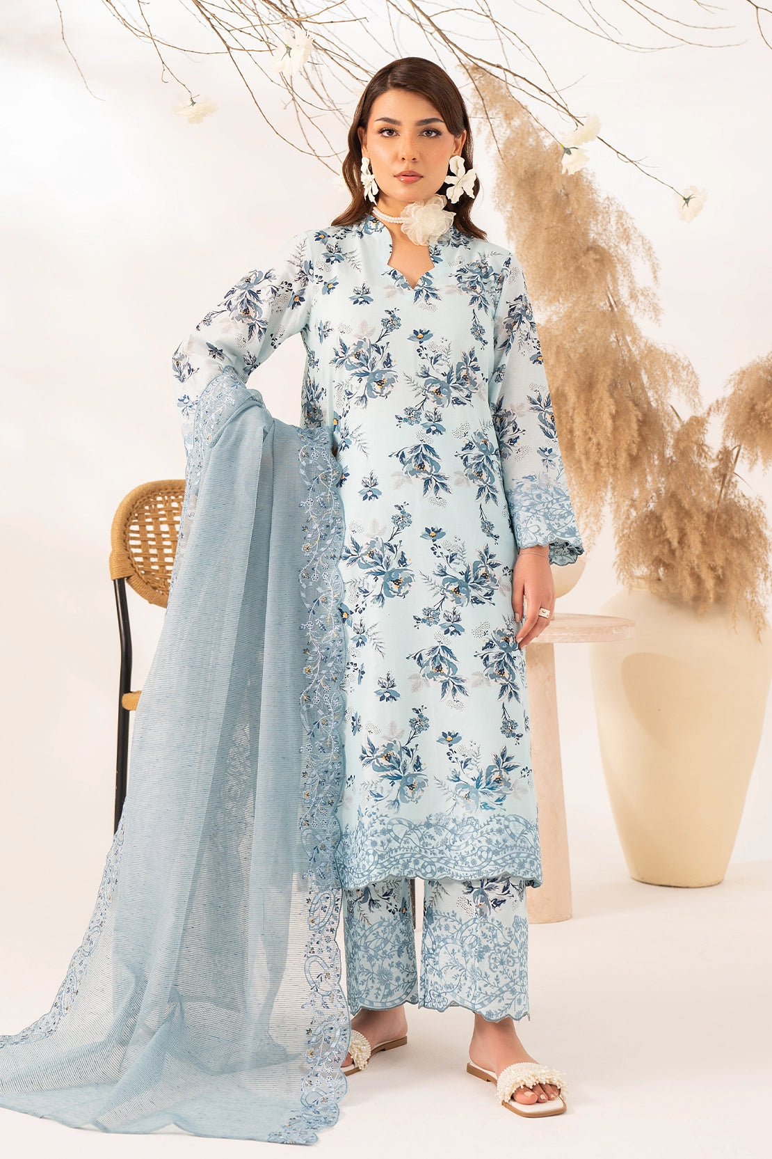 3 Piece - Premium Embroidered Lawn - 567