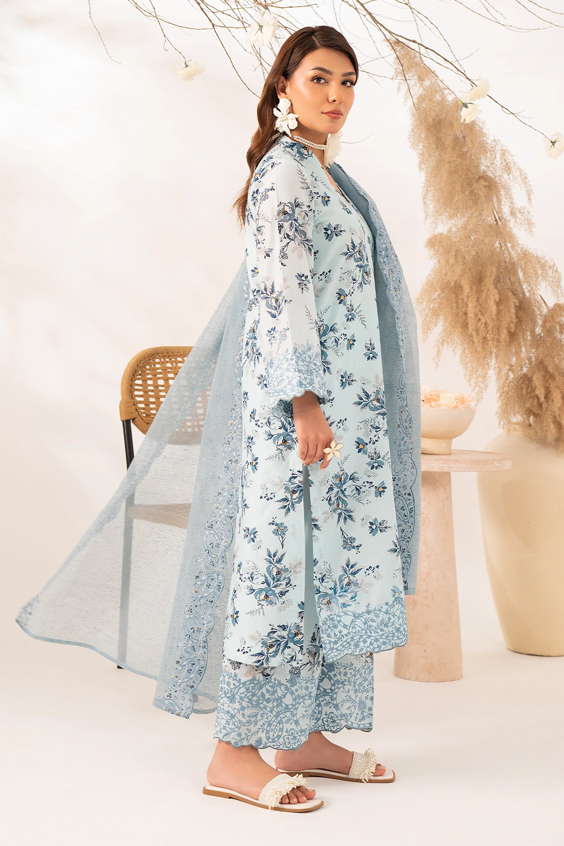 3 Piece - Premium Embroidered Lawn - 567