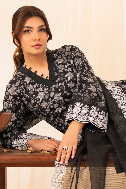 3 Piece - Premium Embroidered Lawn - 568