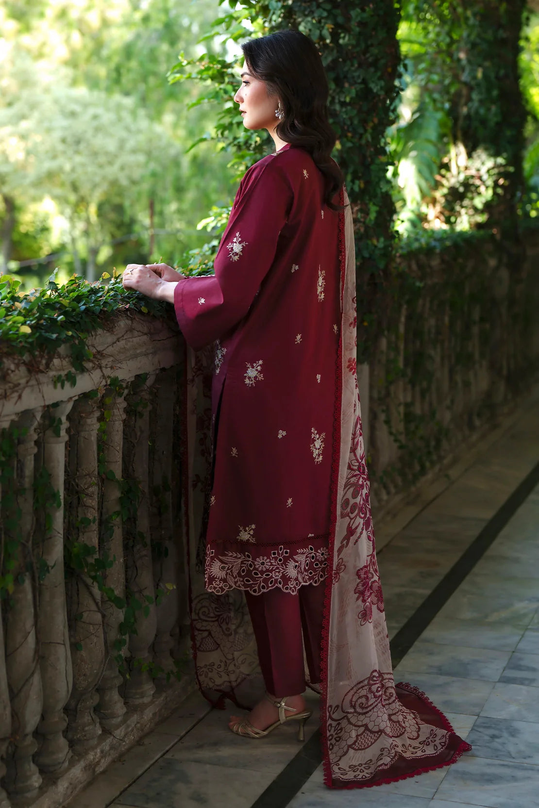3 Piece - Luxury Embroidered Lawn - 3701