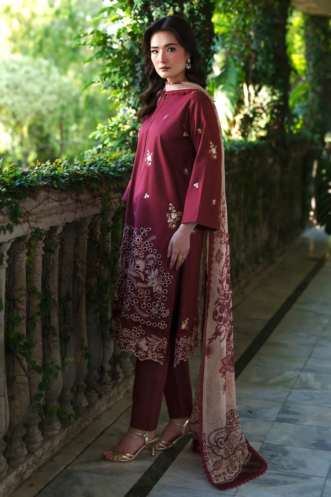 3 Piece - Luxury Embroidered Lawn - 3701