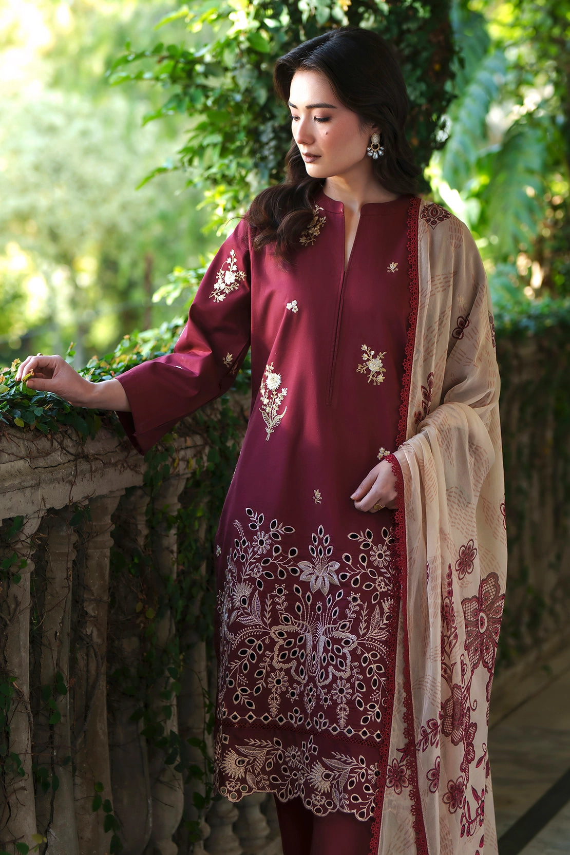 3 Piece - Luxury Embroidered Lawn - 3701