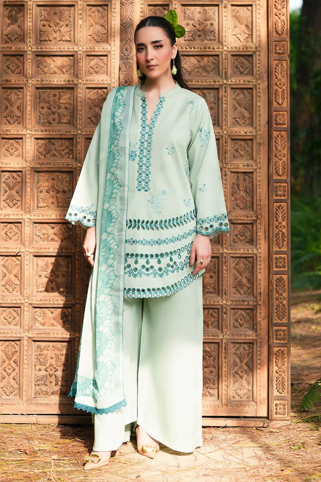 3 Piece - Luxury Embroidered Lawn - 3705
