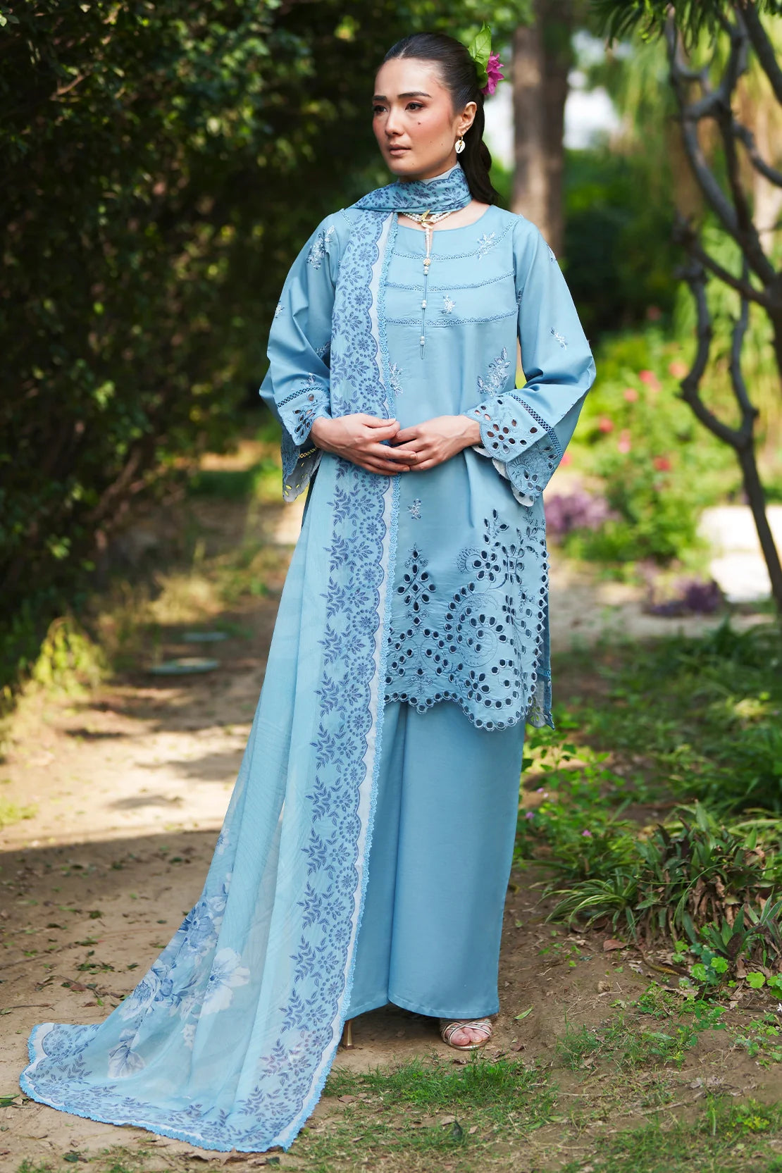 3 Piece - Luxury Embroidered Lawn - 3706