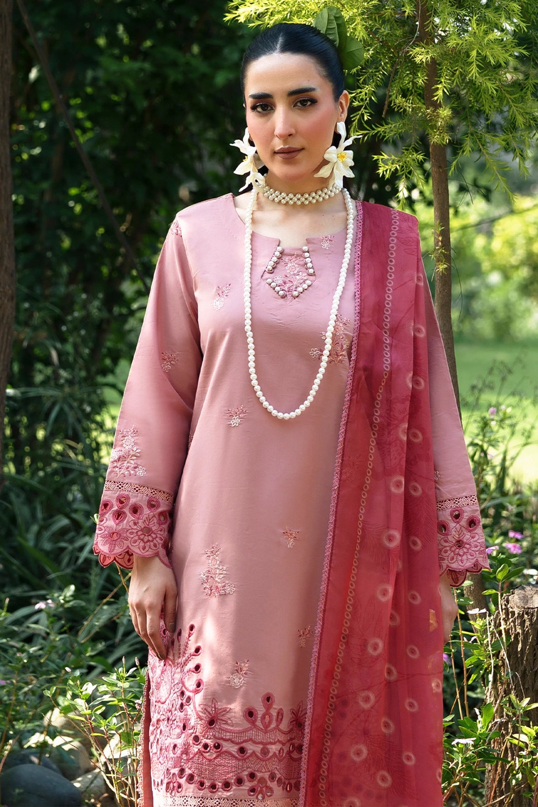 3 Piece - Luxury Embroidered Lawn - 3708