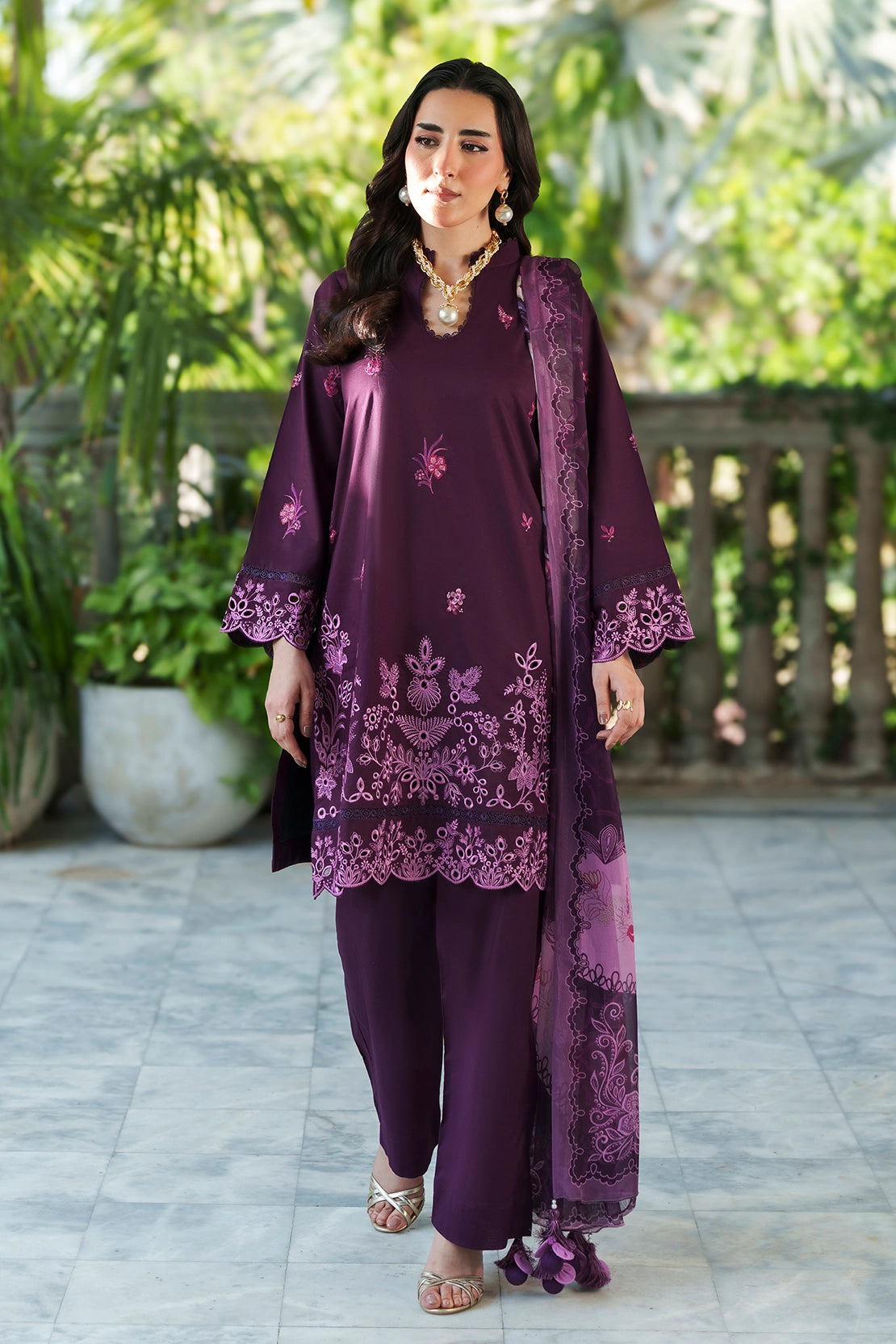 3 Piece - Luxury Embroidered Lawn - 3709