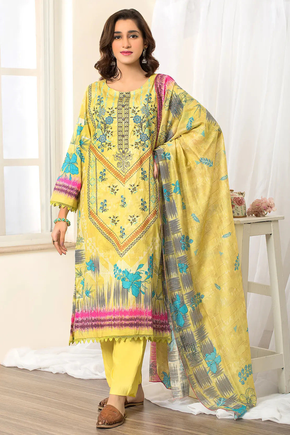 3 Piece – Embroidered Lawn – 7421