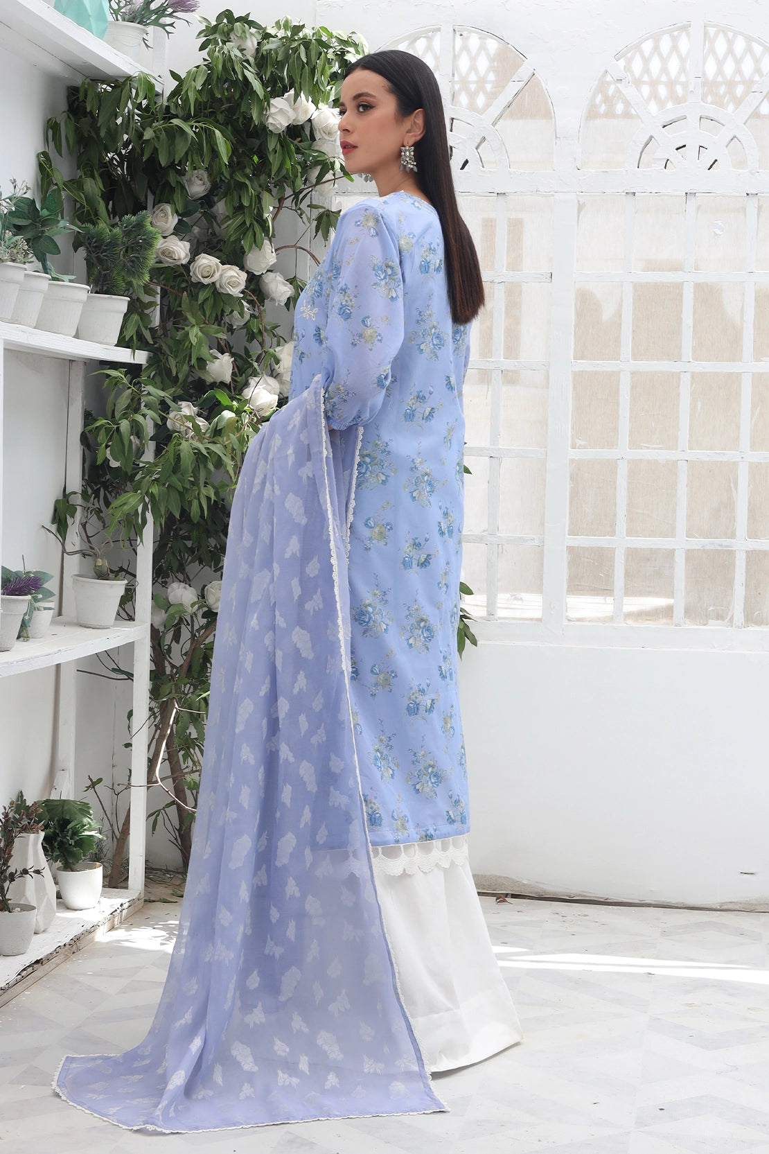 3 Piece - Embroidered Lawn - 8937