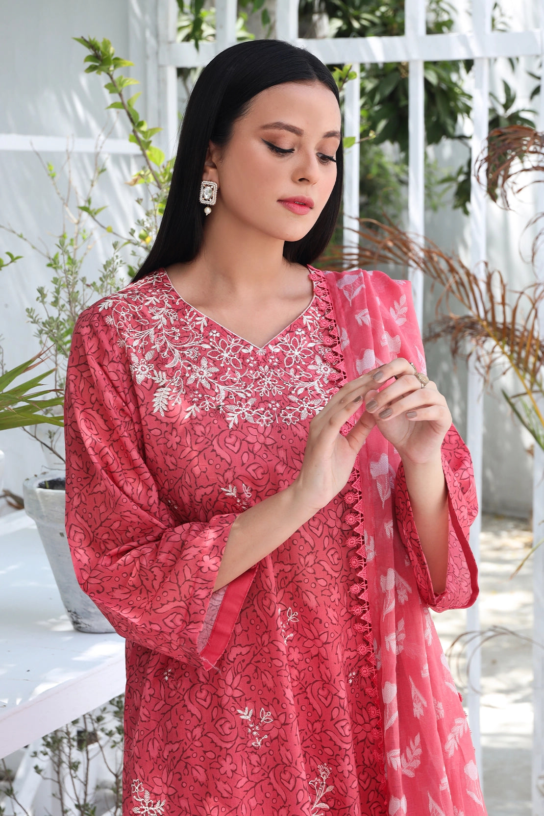 3 Piece - Embroidered Lawn - 8938