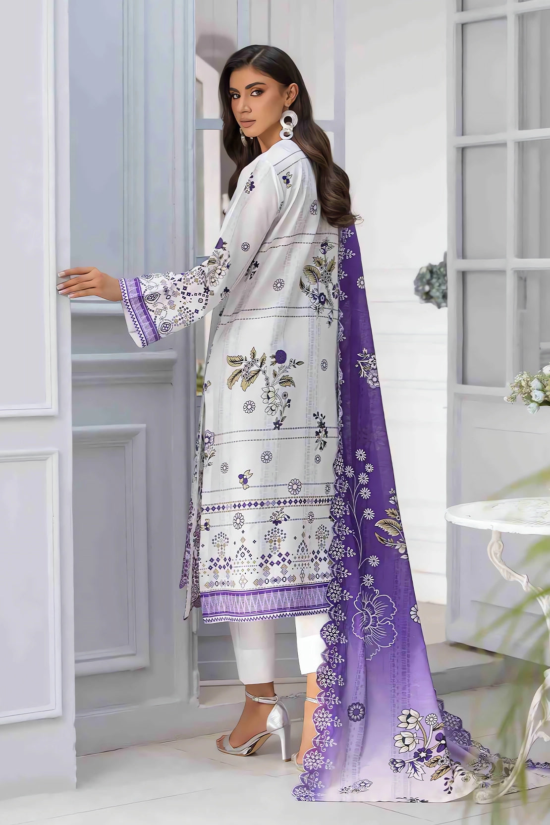 3 Piece - Embroidered Lawn - 9191