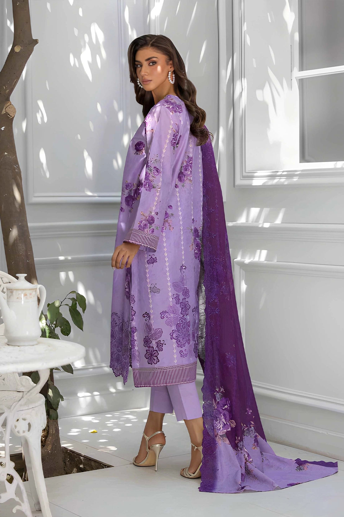 3 Piece - Embroidered Lawn - 9200