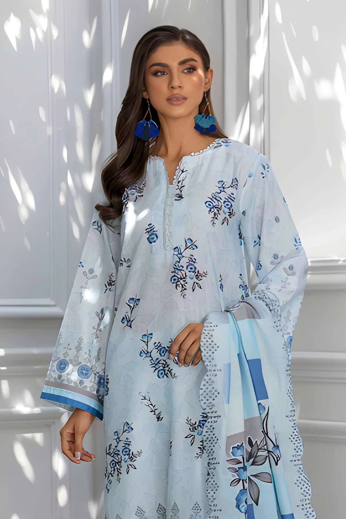 3 Piece - Embroidered Lawn - 9192