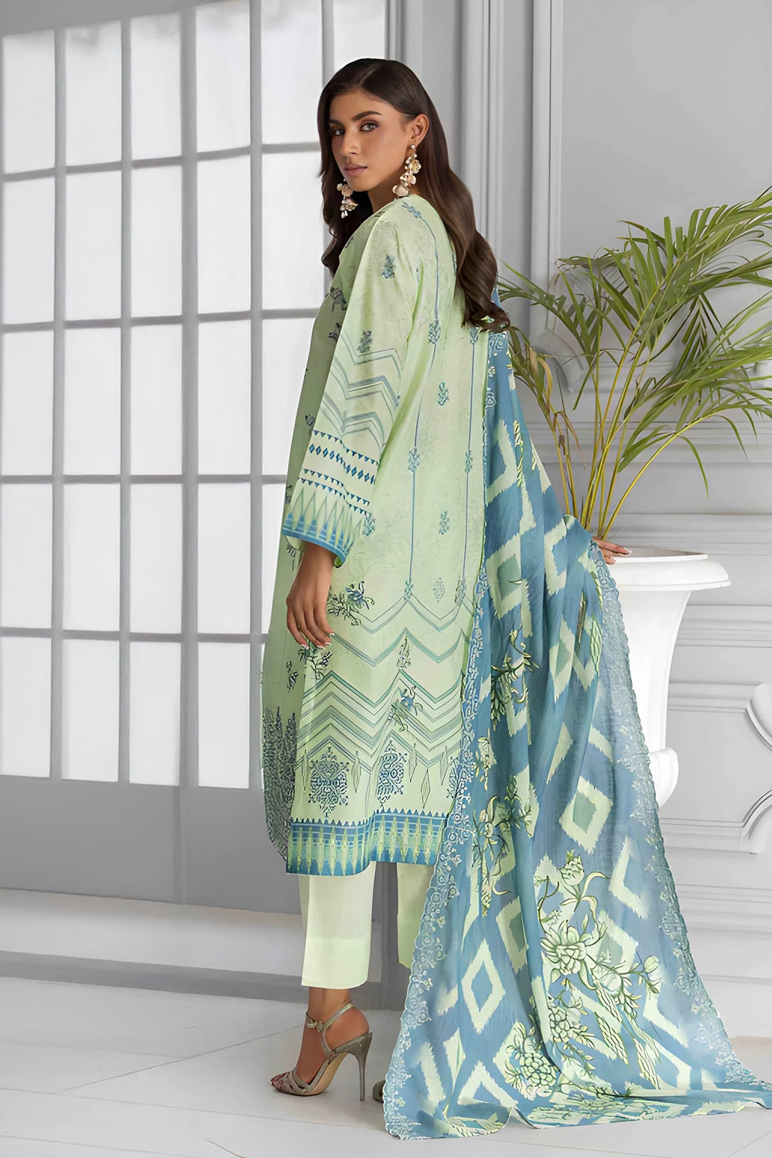 3 Piece - Embroidered Lawn - 9193