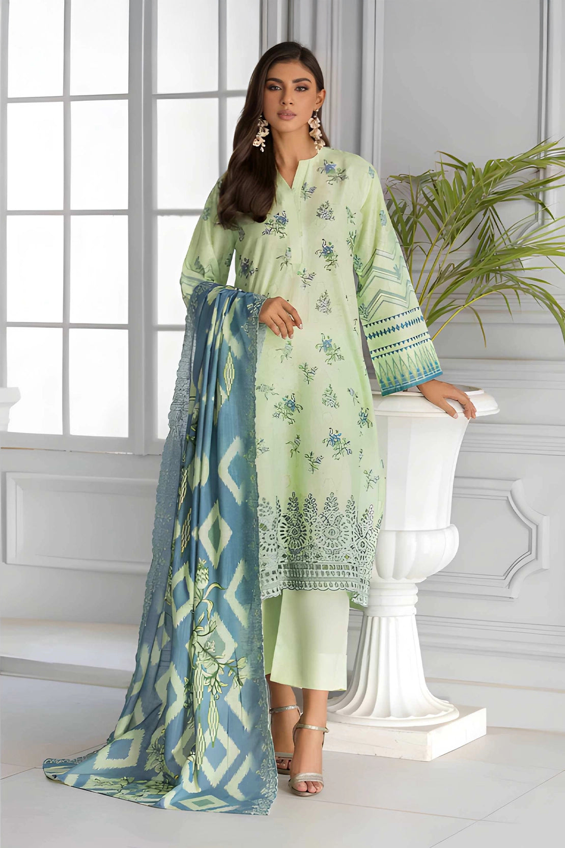 3 Piece - Embroidered Lawn - 9193