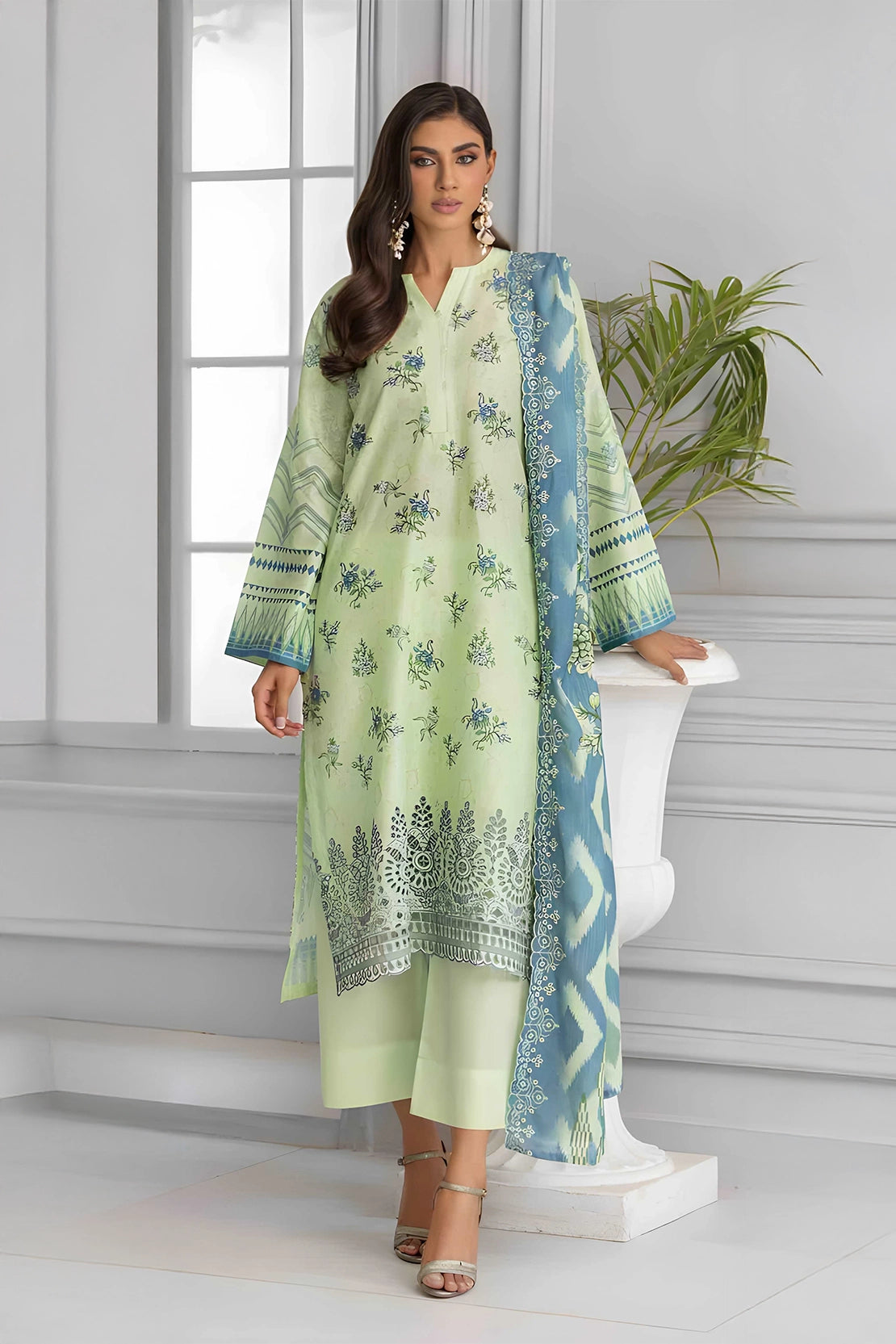 3 Piece - Embroidered Lawn - 9193