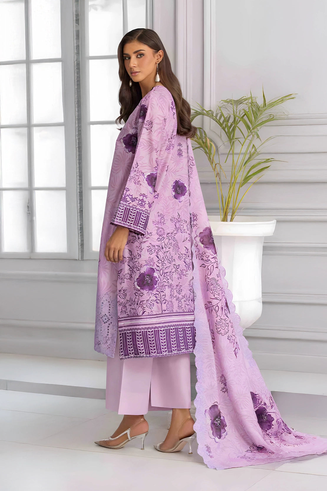 3 Piece - Embroidered Lawn - 9195