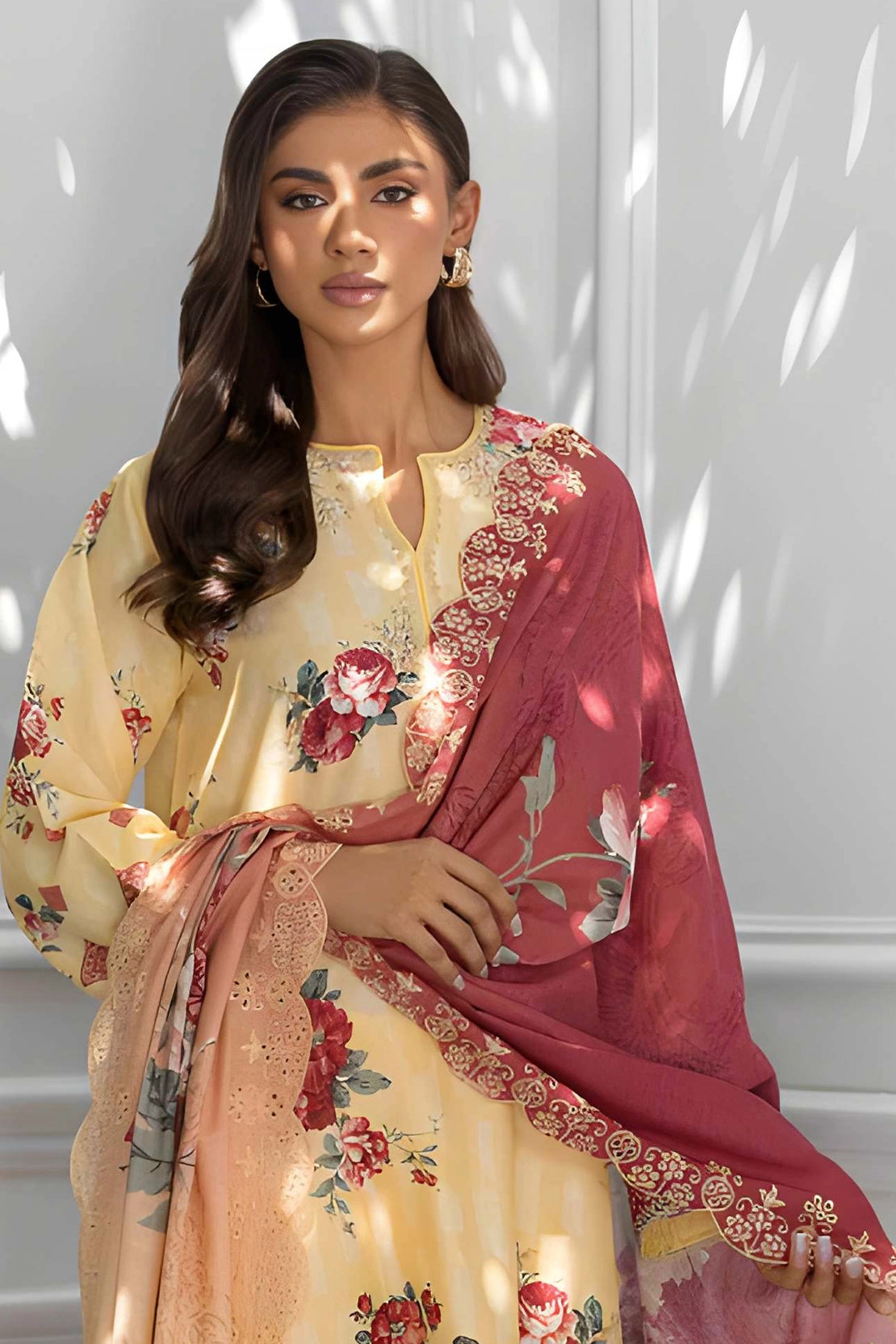 3 Piece - Embroidered Lawn - 9196