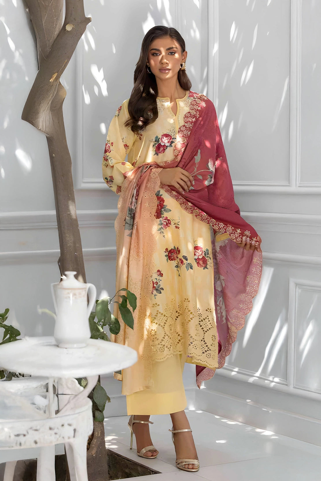 3 Piece - Embroidered Lawn - 9196