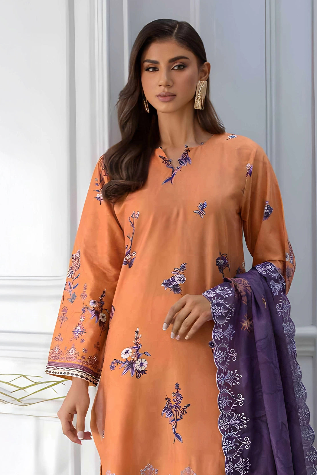 3 Piece - Embroidered Lawn - 9198