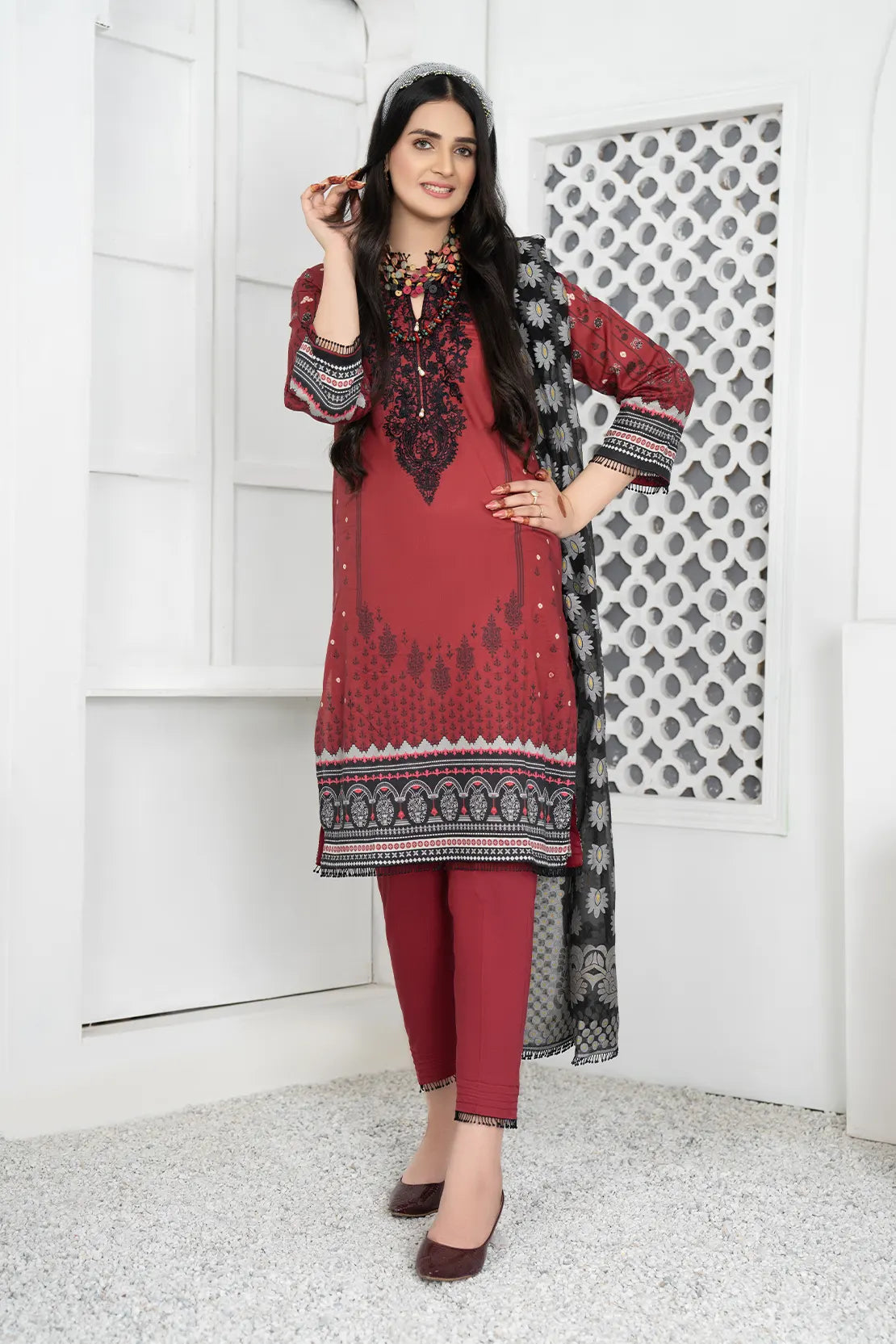 3 Piece – Embroidered Lawn – 6743