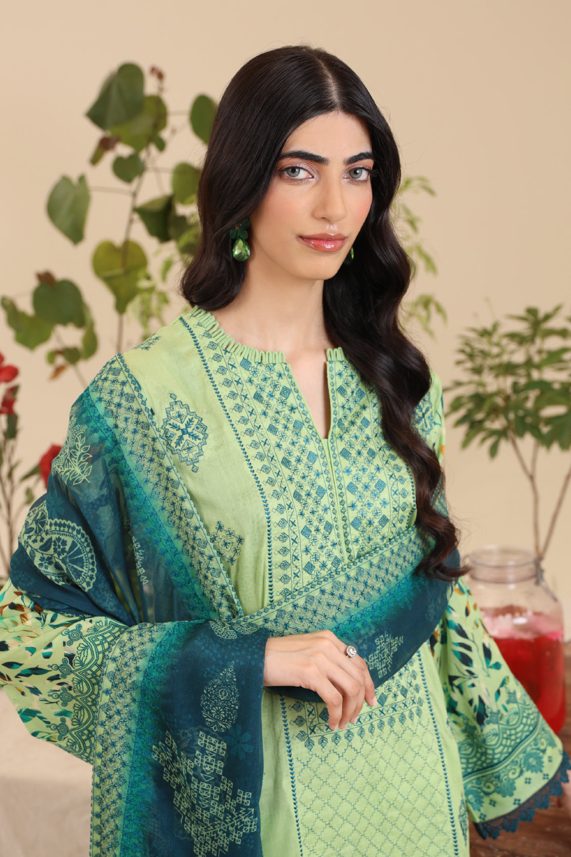 3 Piece - Premium Embroidered Lawn - 9121