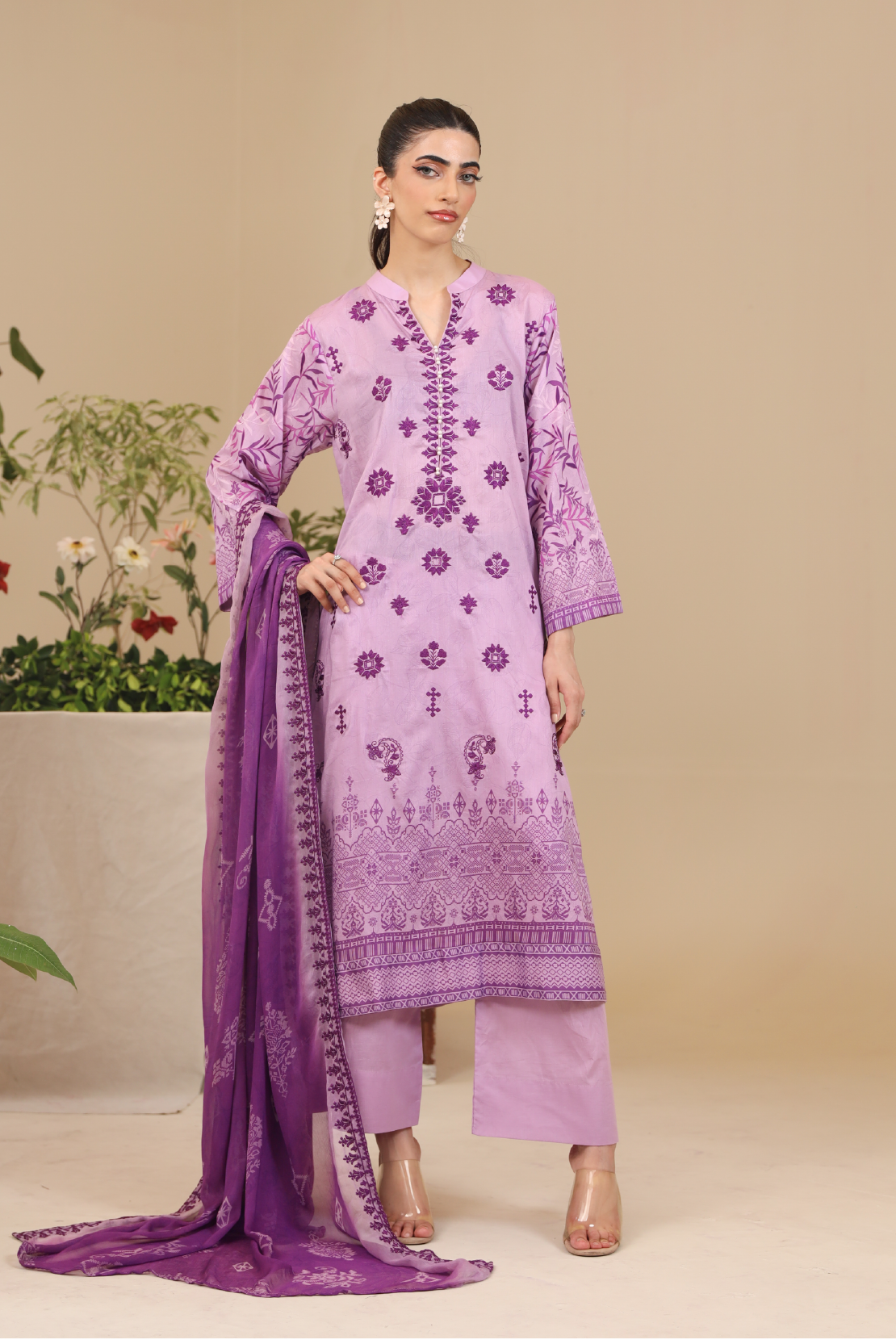 3 Piece - Premium Embroidered Lawn - 9123