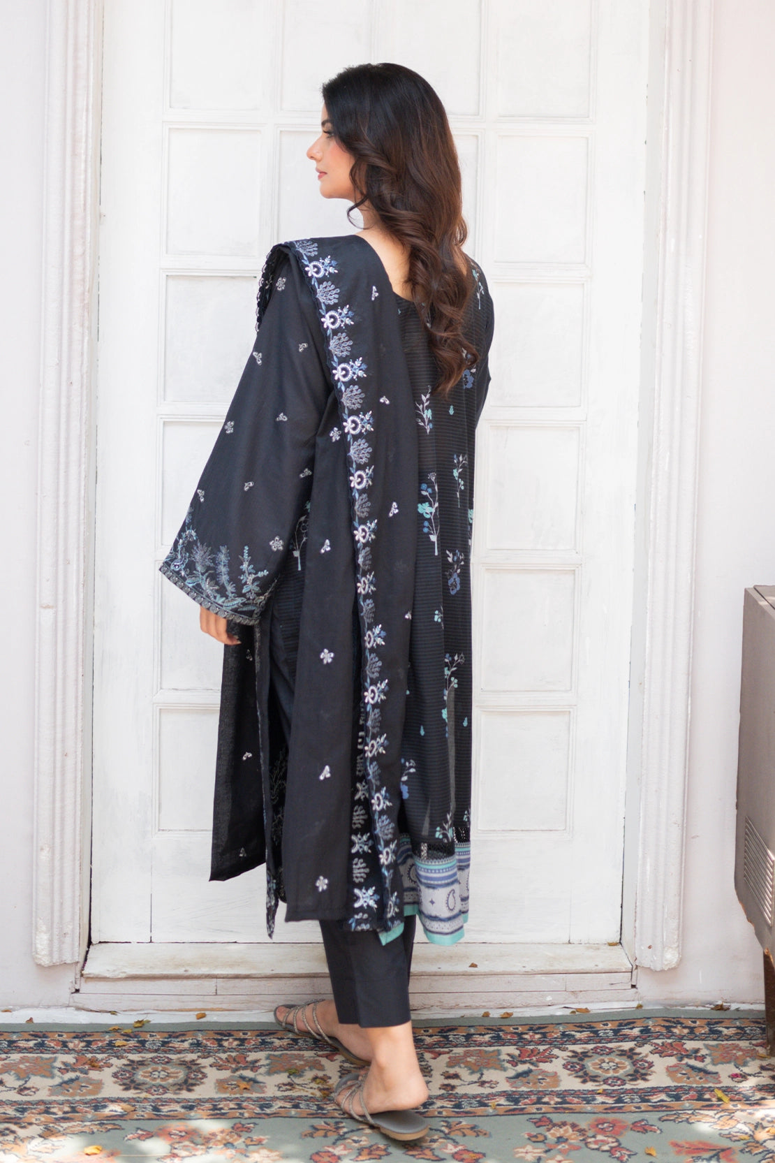 3 PIECE - PREMIUM EMBROIDERED LAWN - 8180