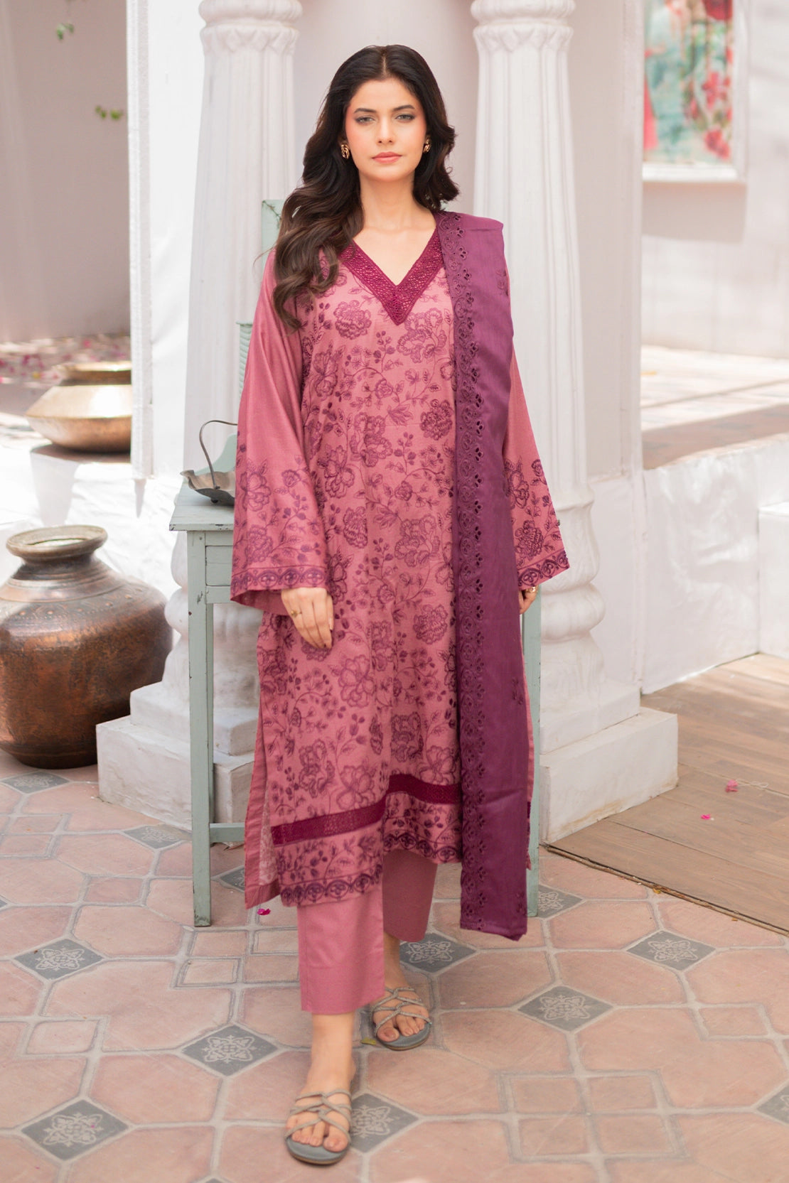 3 PIECE - PREMIUM EMBROIDERED LAWN - 8175