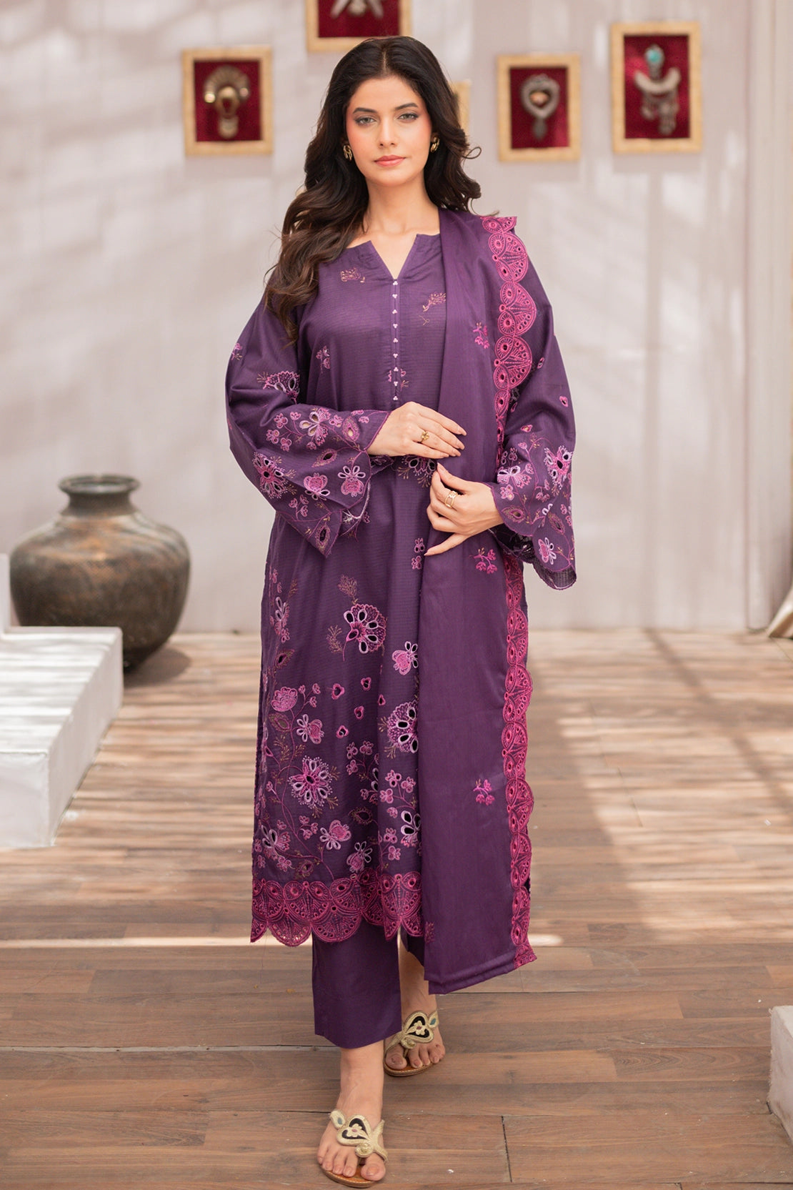 3 PIECE - PREMIUM EMBROIDERED LAWN - 8176