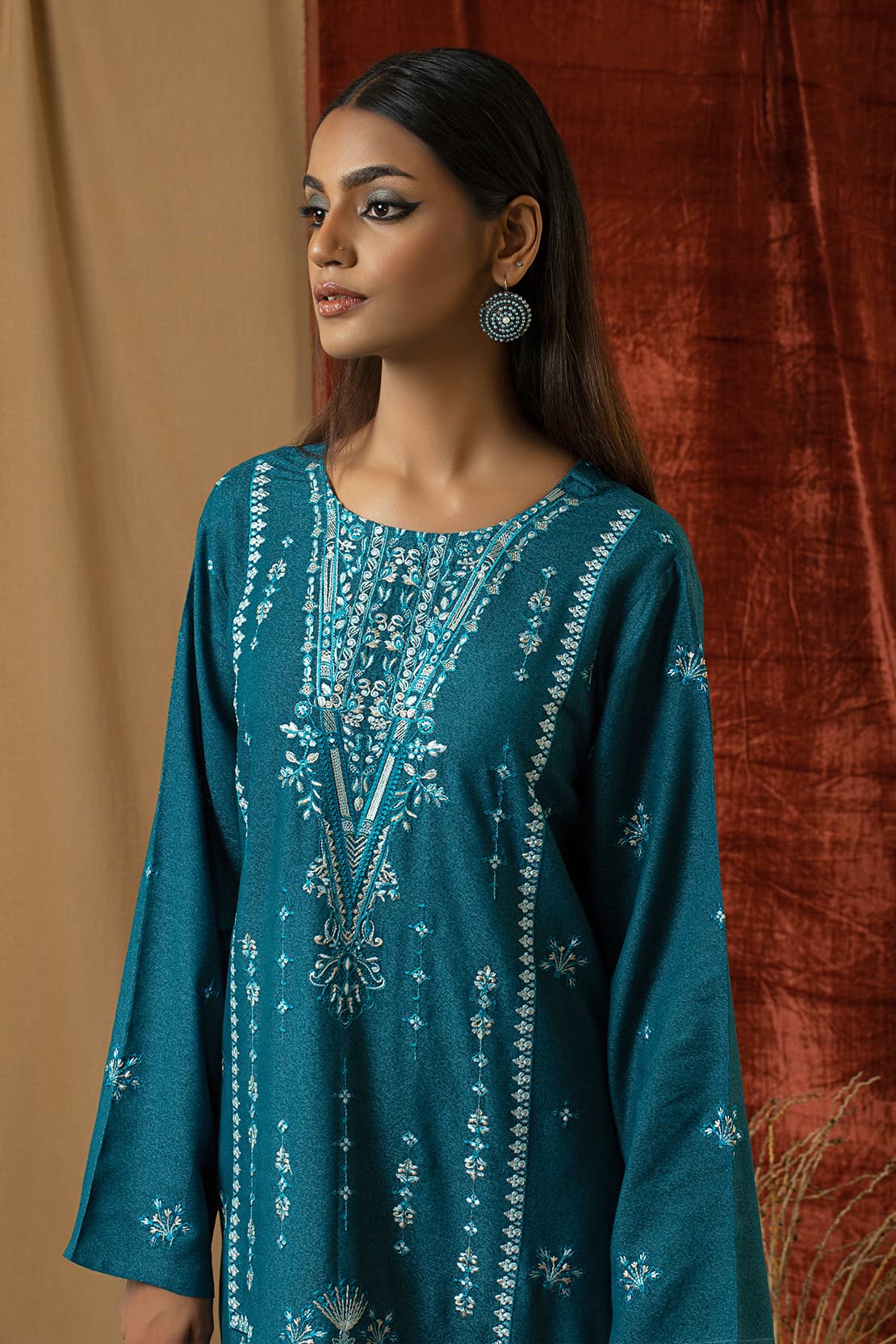 3 Piece – Premium Embroidered Karandi – 8294 – Rashid Tex