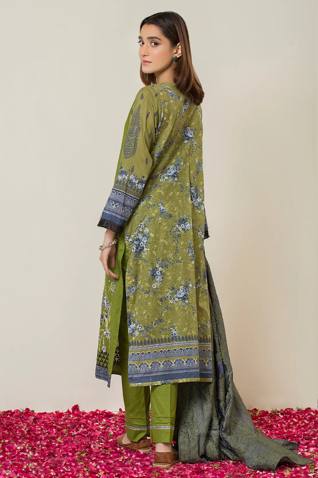 3 Piece – Embroidered Lawn – 7343