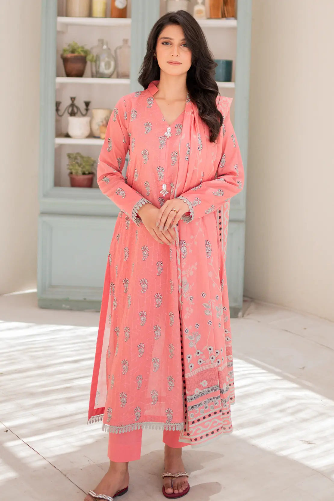 3 Piece - Embroidered Lawn - 8483