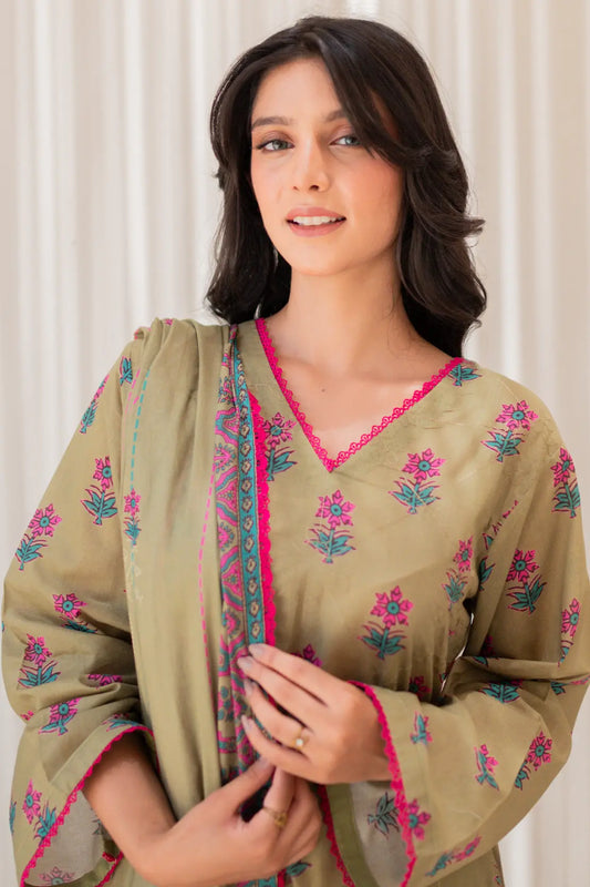 3 Piece - Embroidered Lawn - 8484